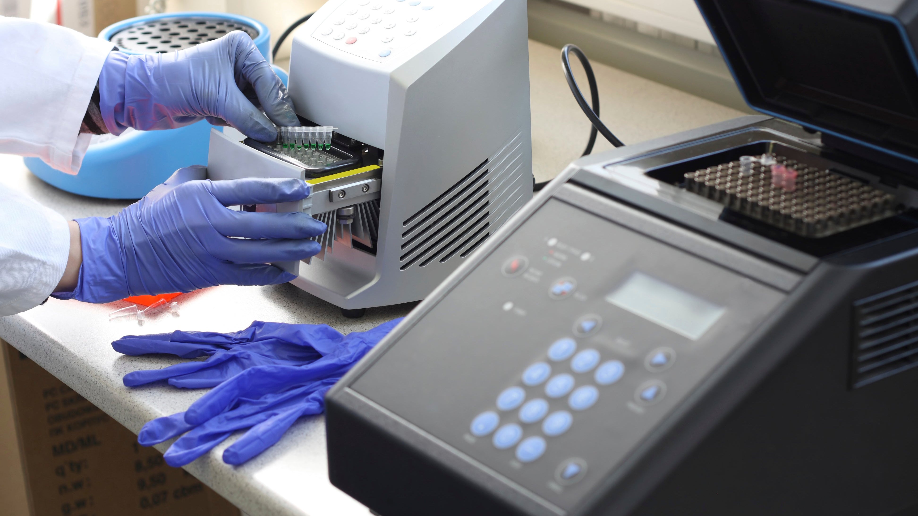 End-to-End Assembly & Kitting Solutions for Life-Science Consumables